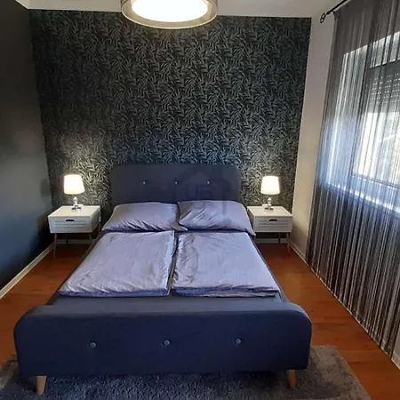 Rebeka Nyaralo Medencevel Holiday home Vonyarcvashegy