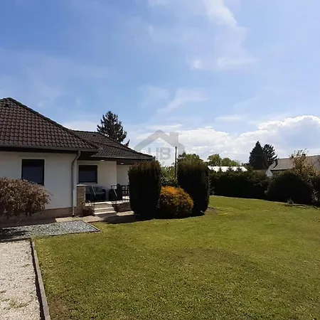 Holiday home Rebeka Nyaralo Medencevel