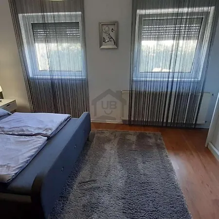 Holiday home Rebeka Nyaralo Medencevel Vonyarcvashegy